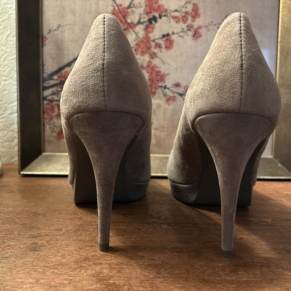 Kelsi Dagger Anthropologie suede Peeptoe platform heels, size 8 - Picture 4 of 11